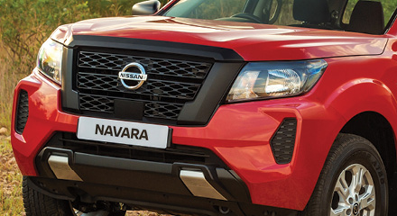 Nissan Navara LE Model Front Grille Headlamps